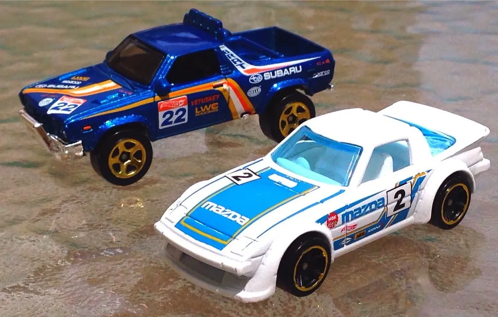 Mazda RX-7 (FD3S) 2 Mazda RX-7 (FD3S) 2024 Hot Wheels