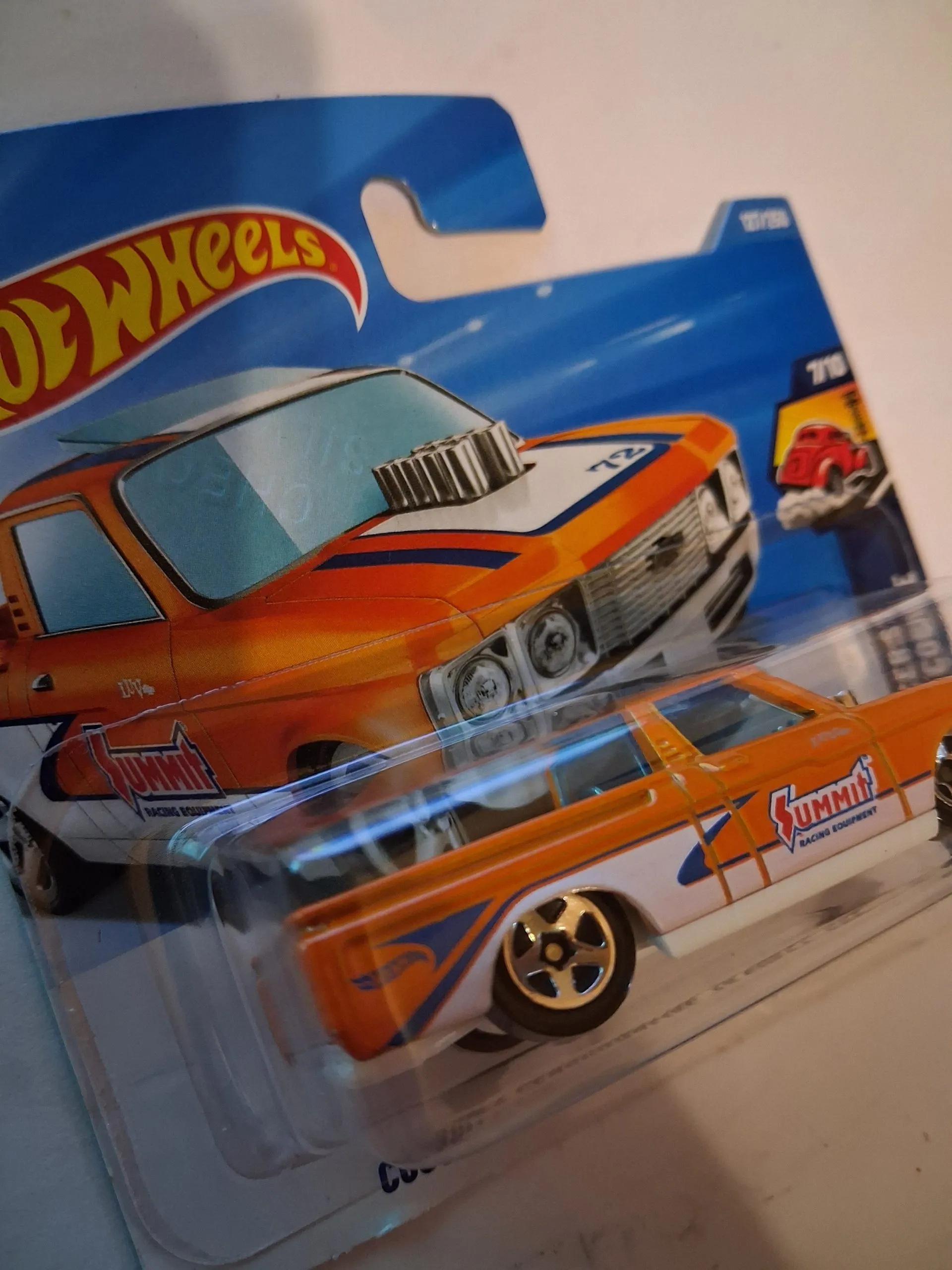 Hot Wheels Custom '72 Chevy LUV – HW Race Course 127/250 2 Hot Wheels 72 Chevy LUV