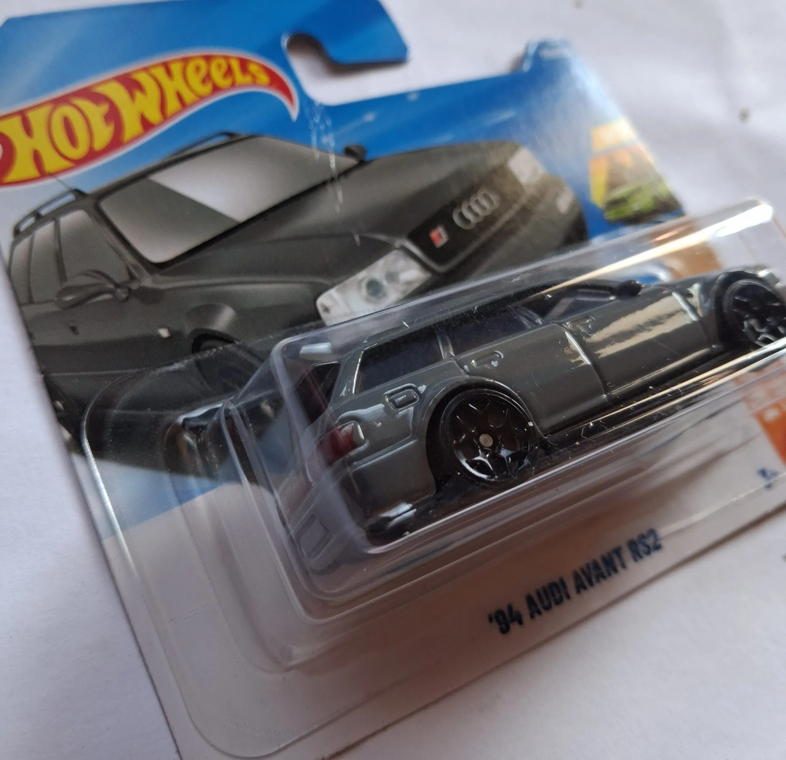 Hot Wheels 94 Audi Avant RS2