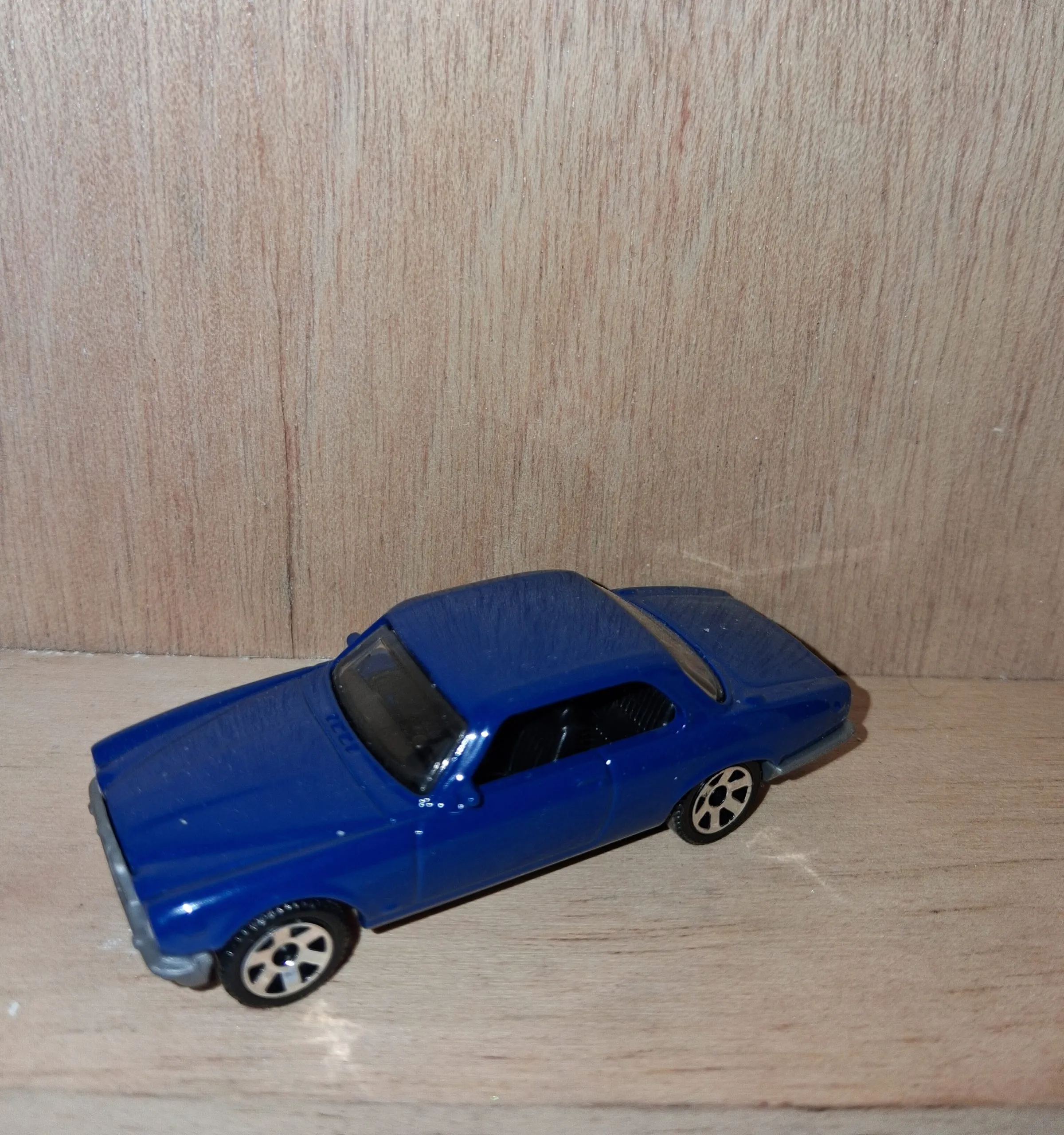 Matchbox 1977 Jaguar XJ6C 1 Matchbox 1977 Jaguarxj6c diecast model
