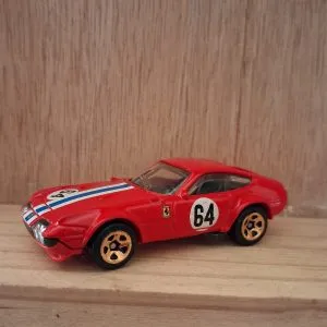 Hot Wheels Ferrari 365 Gtb4 diecast model