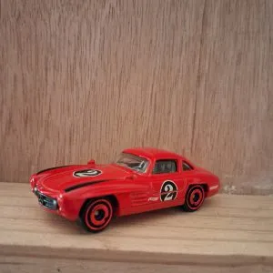 Hot Wheels Mercedes Benz 300 Sl diecast model
