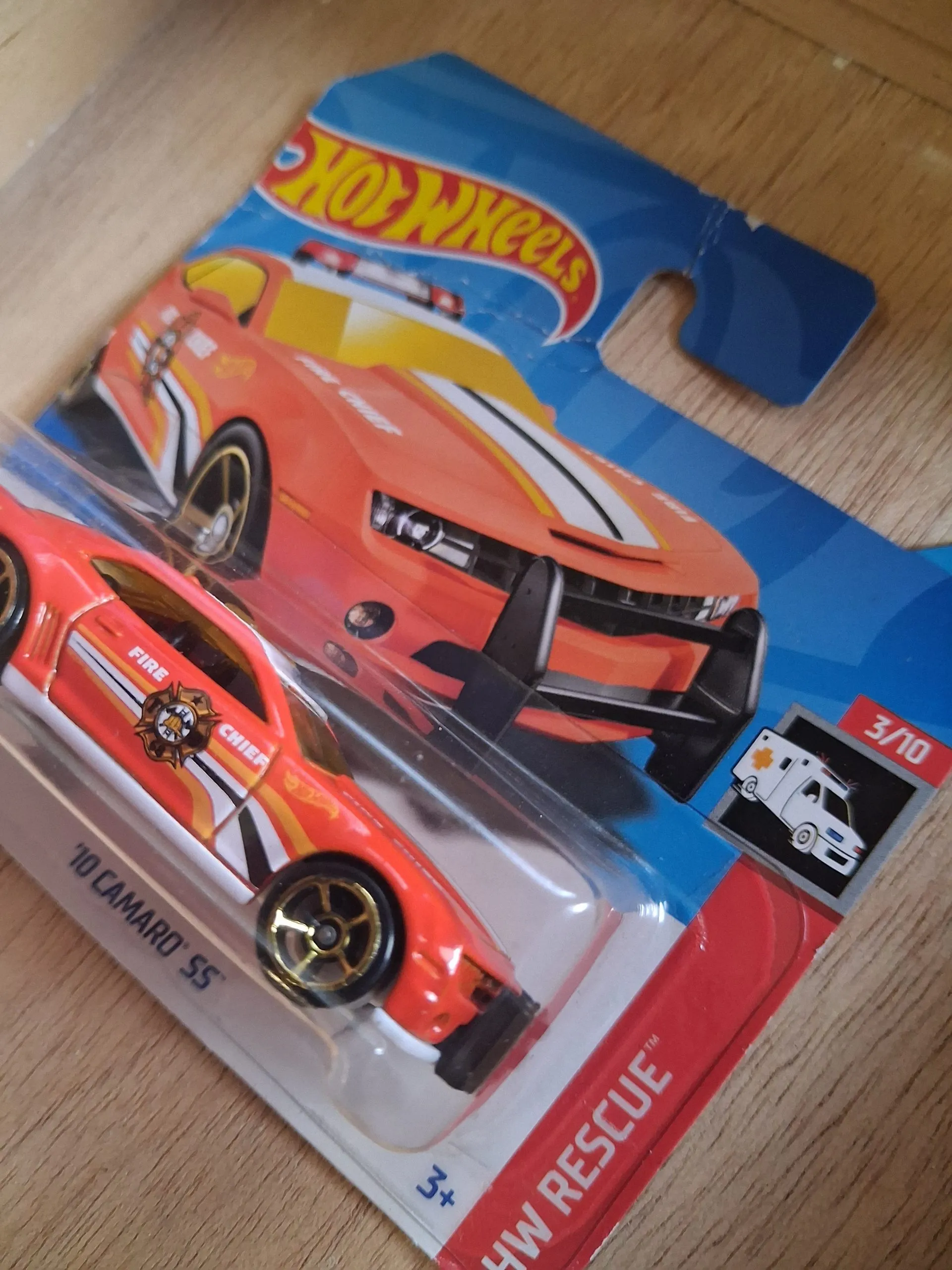 Hot Wheels '10 Camaro SS 2 Hot Wheels 10 Camaro Ss diecast model