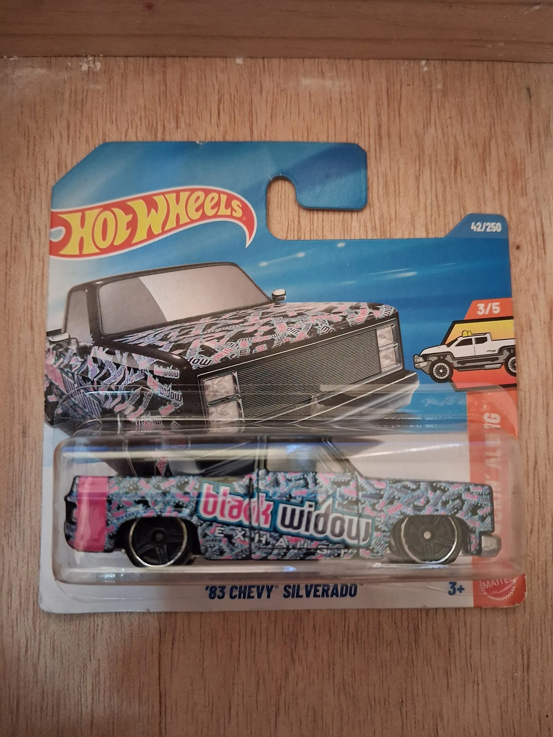 Hot Wheels '83 Chevy Silverado 1 Hot Wheels 83 Chevy Silverado diecast model