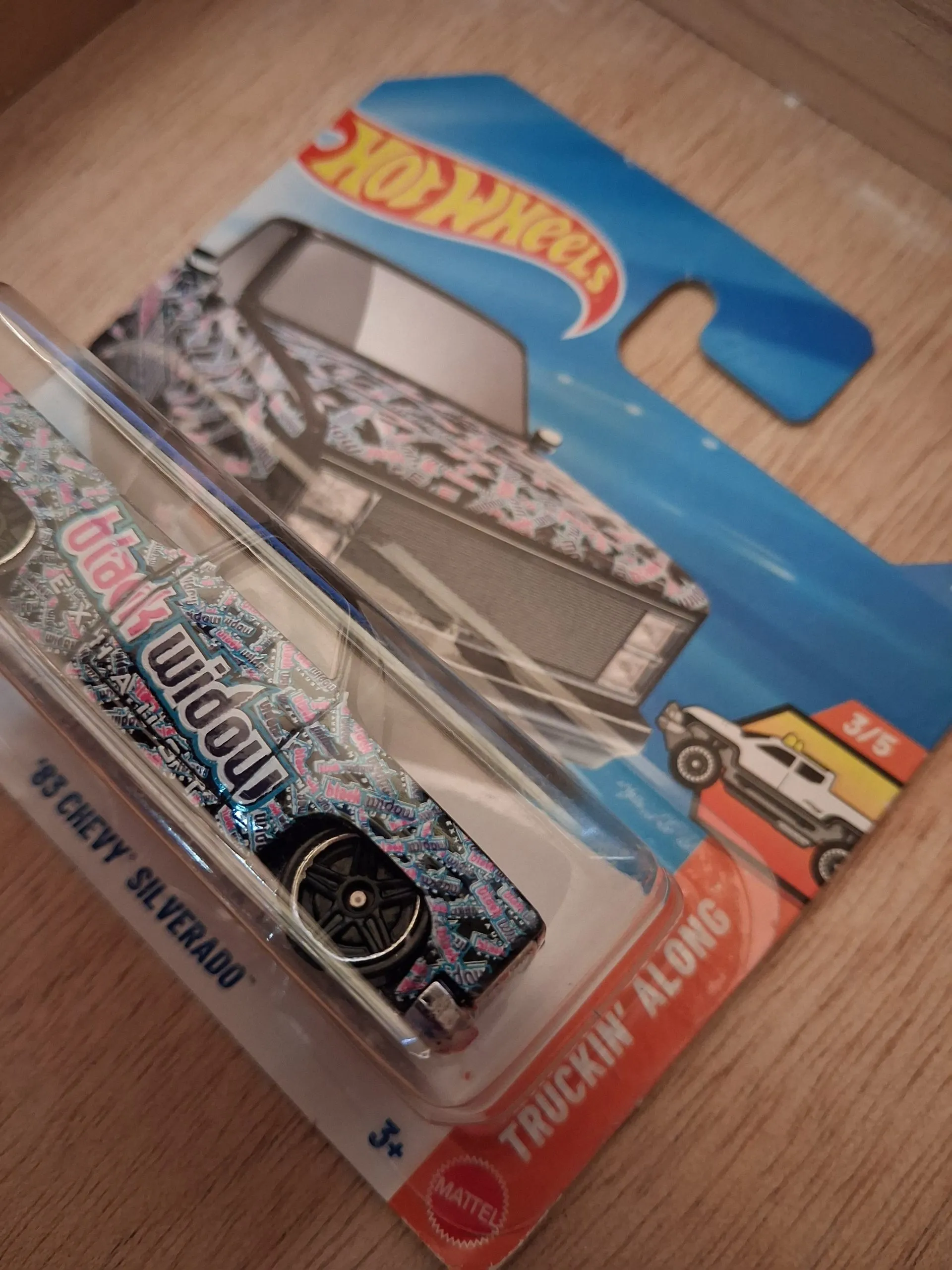 Hot Wheels '83 Chevy Silverado 2 Hot Wheels 83 Chevy Silverado diecast model