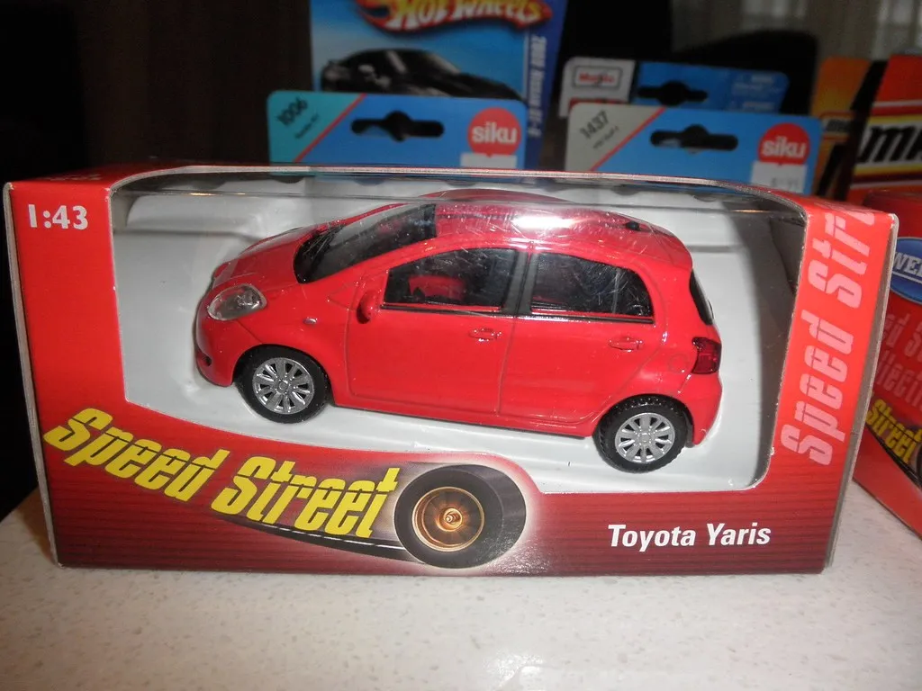 Alfa Romeo die-cast model cars including Giulia
