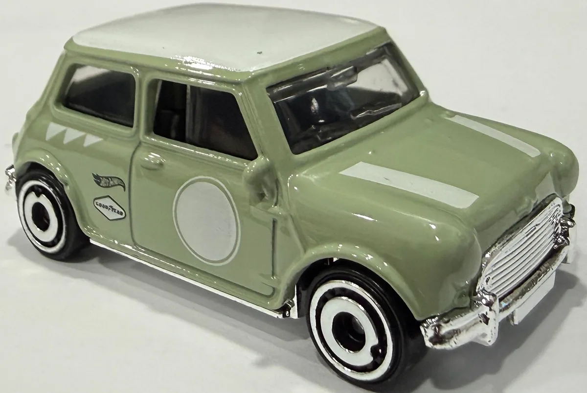 2026 Hot Wheels #071 Austin Mini Cooper S