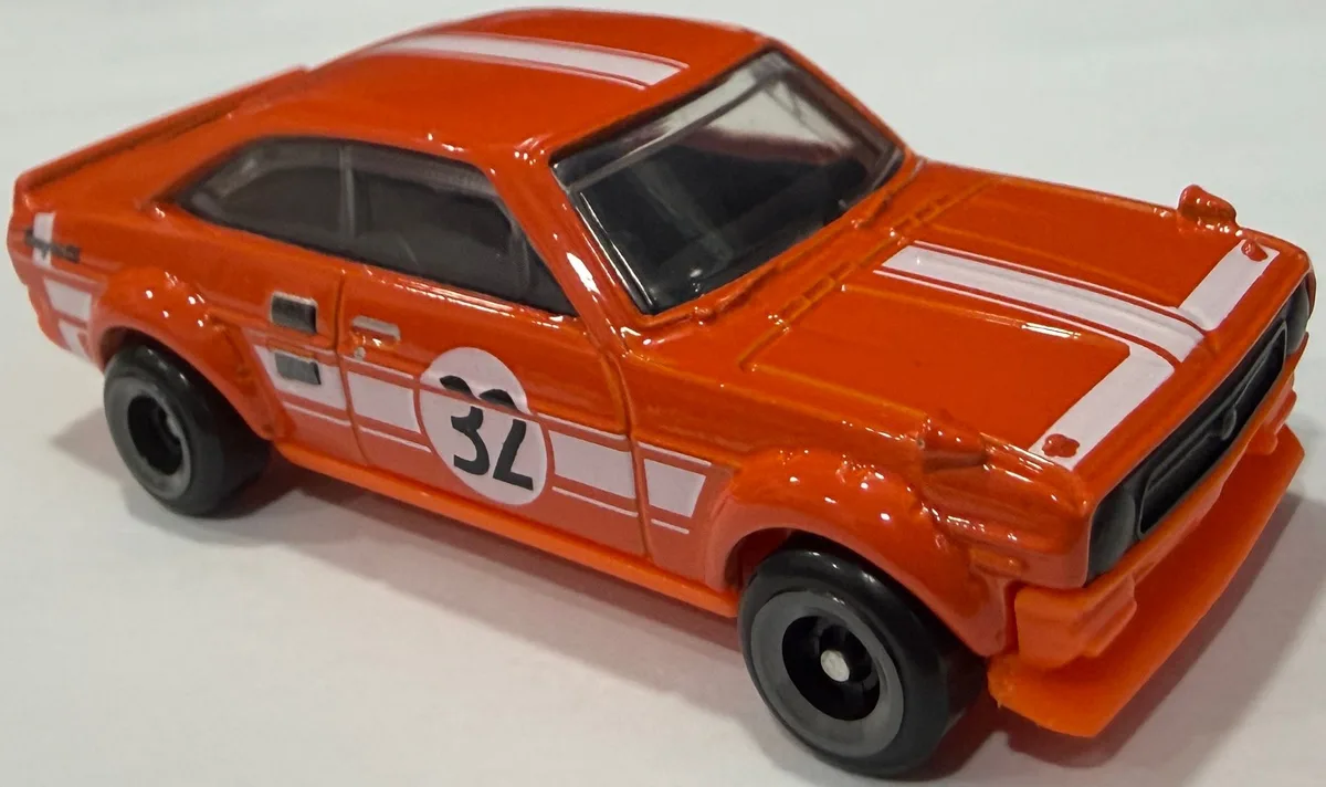 2026 Hot Wheels #211 1972 Datsun Sunny Coupe