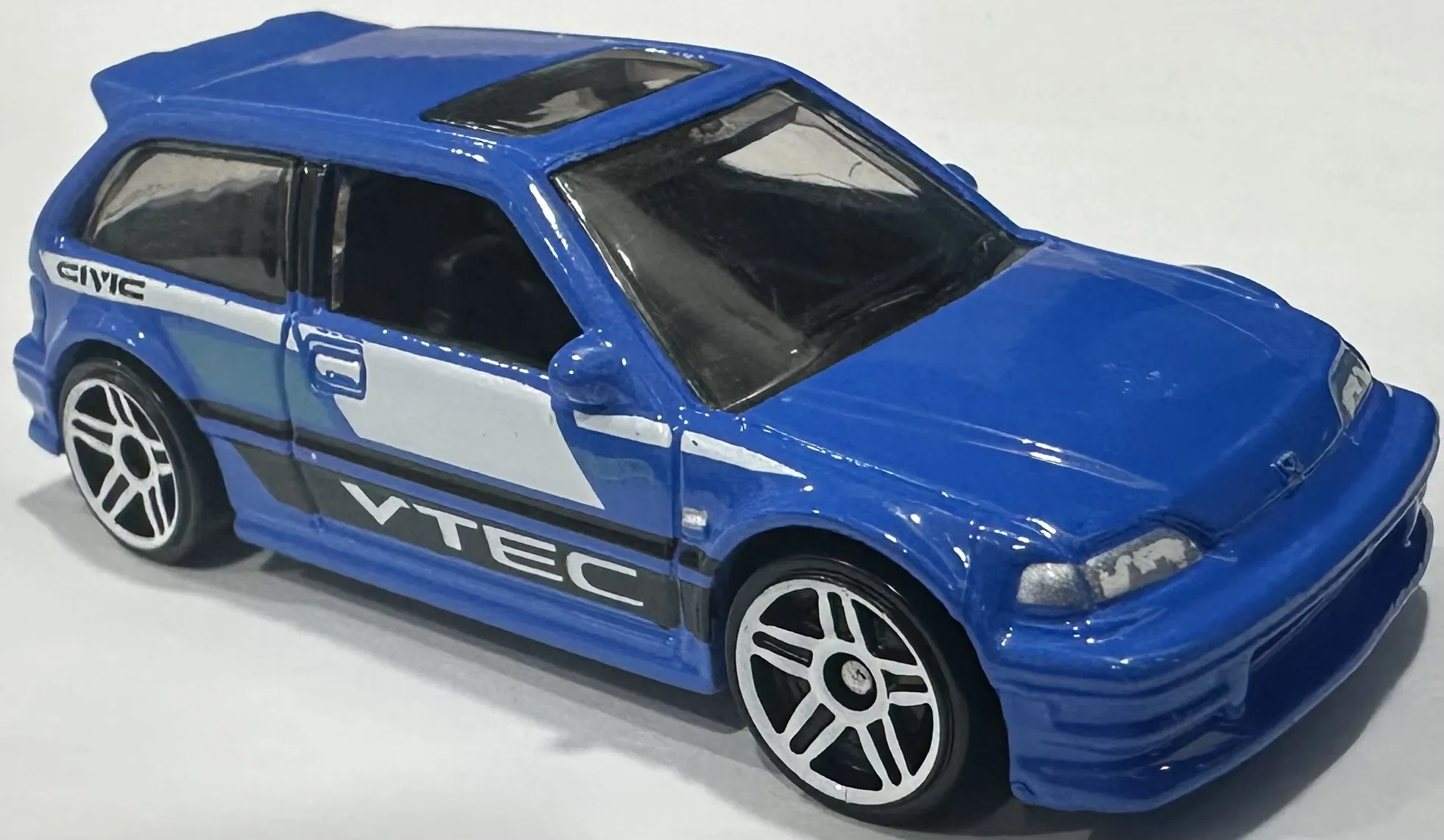 Hot Wheels Mainline 2025: Complete 250-Car List with Photos 26 Hot Wheels 2025 mainline '90 Honda Civic EF collector number 028