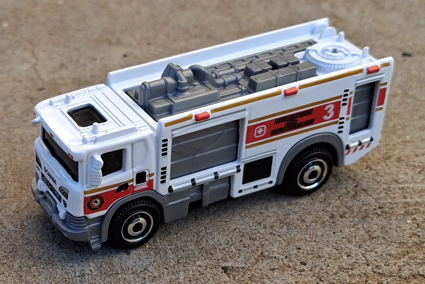 Matchbox Mainline 2026: Complete 1-125 List with Photos 6 Matchbox 2026 MB8 2021 Scania XT Firetruck MBX Rescue