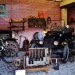 Easy 1:64 diorama ideas with Hot Wheels cars in a homemade garage scene