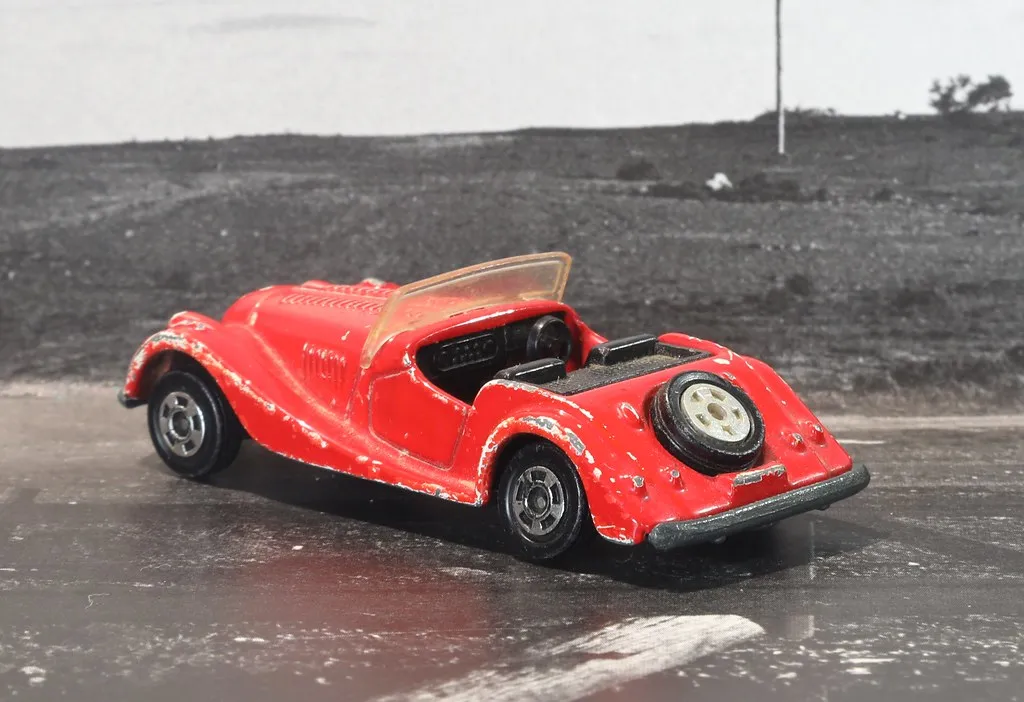 Best Vintage Trucks Diecast Models by Tomica: South African Collector's Guide 1 Best Vintage Trucks Diecast Models by Tomica: South African Collector's Guide - diecast model South Africa