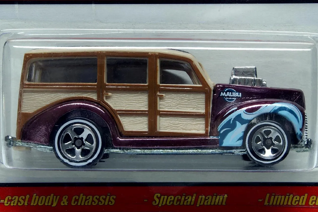 Hot Wheels Hot Wheels Classics 2011: Collector's Guide 2 Hot Wheels Hot Wheels Classics 2011: Collector's Guide - diecast model South Africa