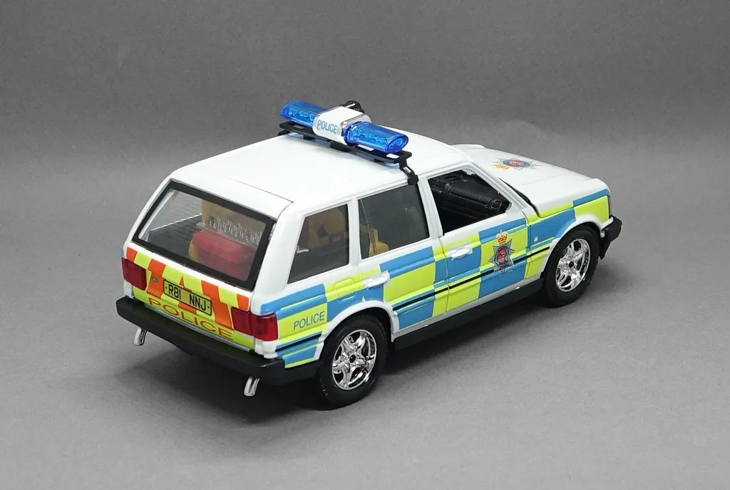 Land Rover & Defender Models Diecast Models of the 2000s: A South African Collector's Guide 1 Land Rover & Defender Models Diecast Models of the 2000s: A South African Collector's Guide - diecast model South Africa